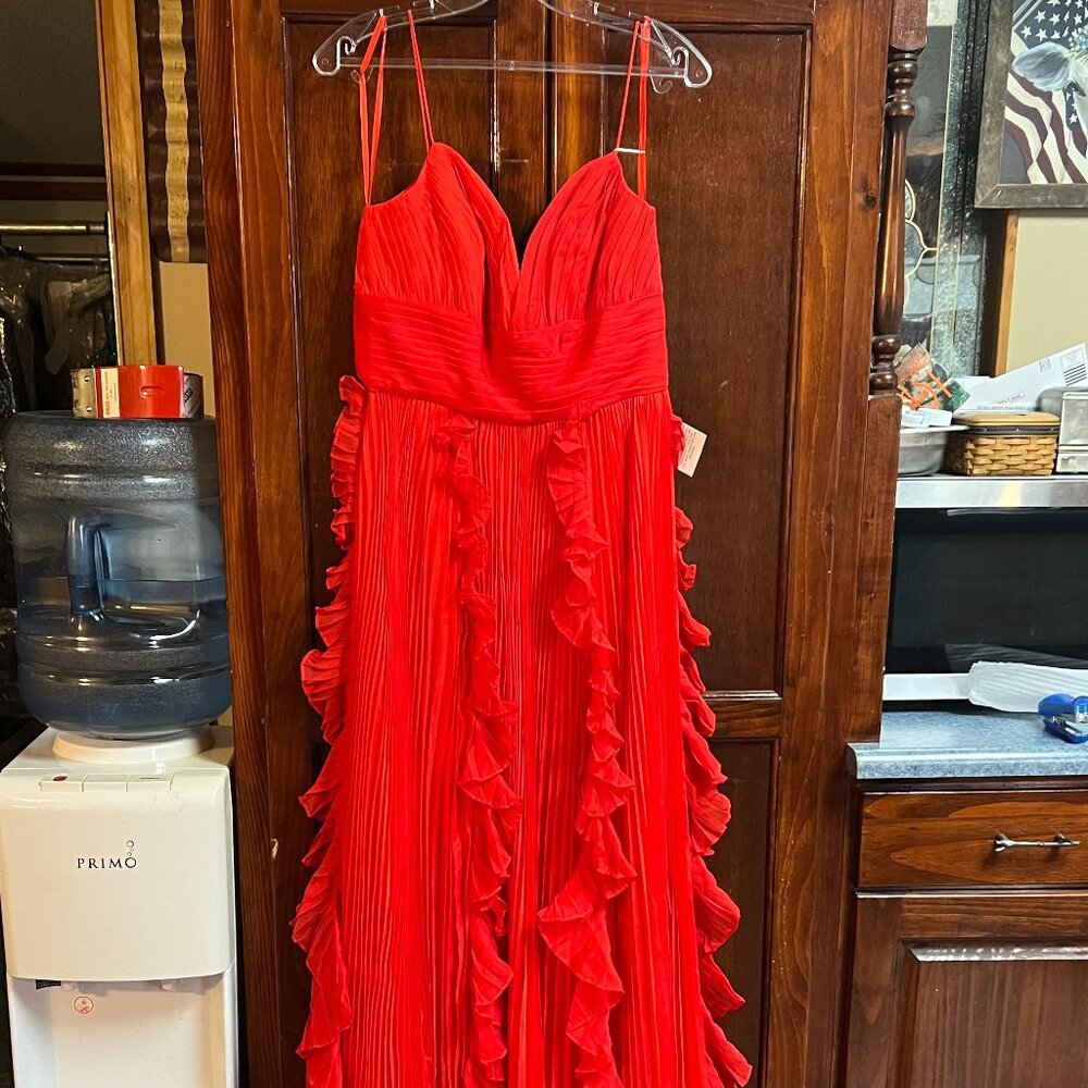 sz 8 Red ruffle tulle gown made by Mac Dugal New with tags